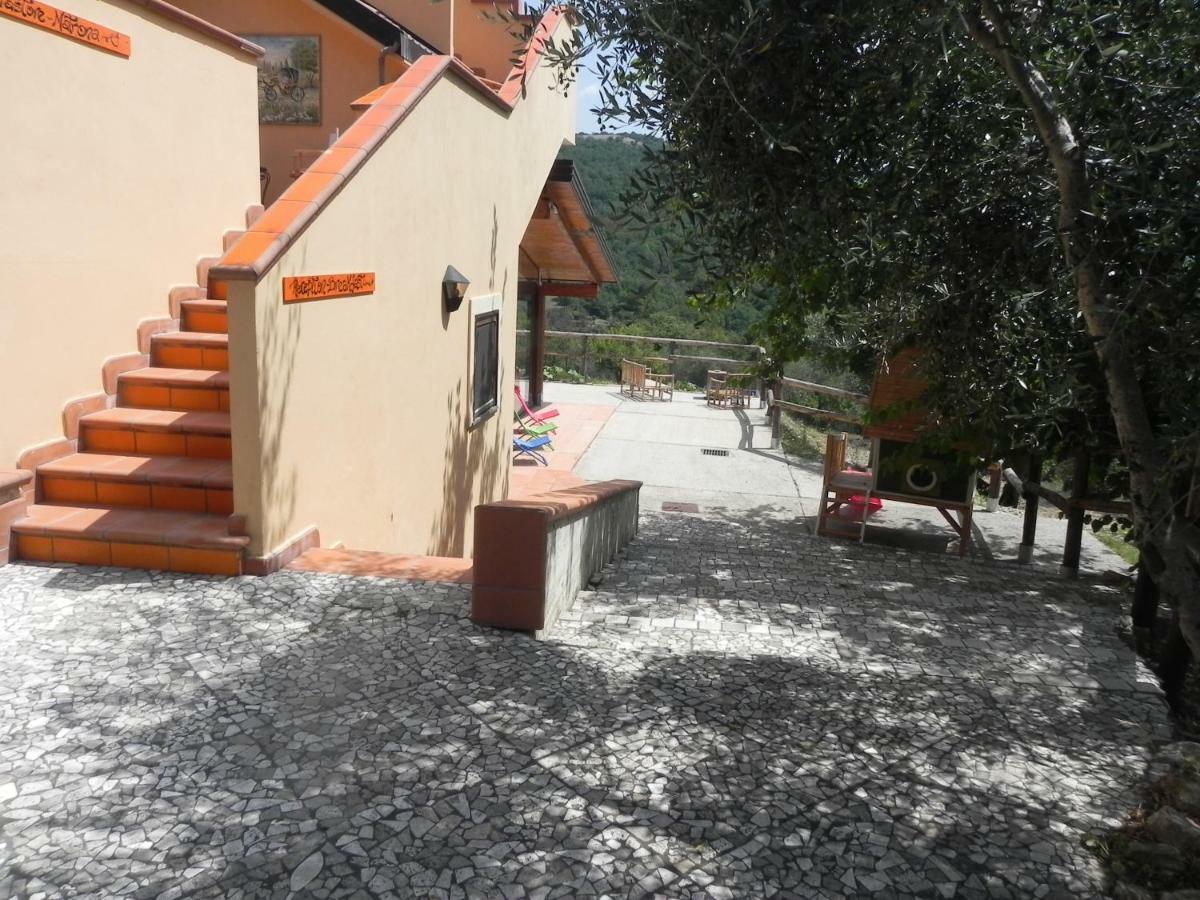 Agriturismo B&B Il Rifugio Di Nino Contursi Ngoại thất bức ảnh